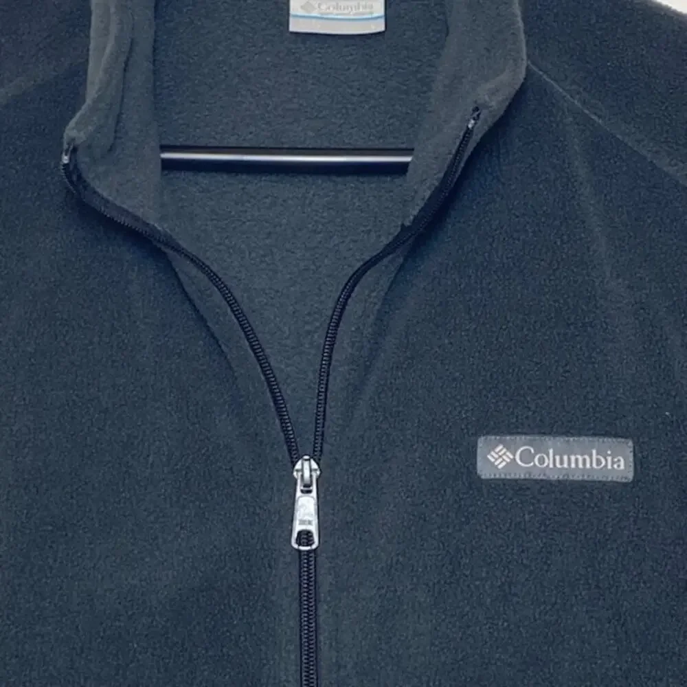 Columbia Men’s Black Vest • Size Large • Polyester • Inside & Outside Pockets
